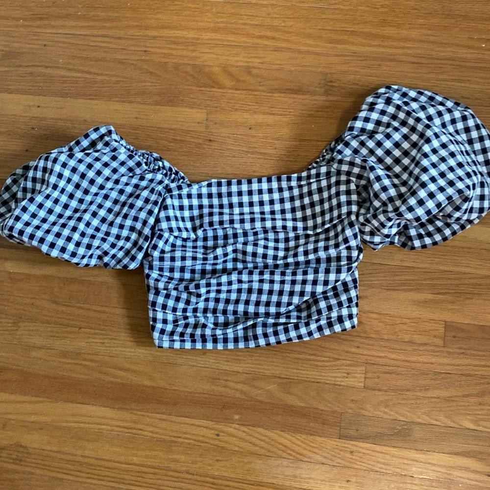 Puff sleeve crop top